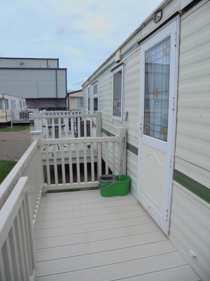Seaview: The Crown:- 6 Berth, Central Heated, Enclosed Veranda Інголдмеллс Екстер'єр фото
