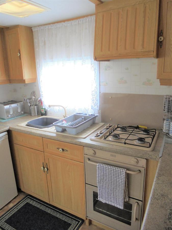 Seaview: The Crown:- 6 Berth, Central Heated, Enclosed Veranda Інголдмеллс Екстер'єр фото